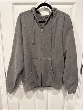 Women’s Gray Zip-Up Hoodie with Hood and Pockets